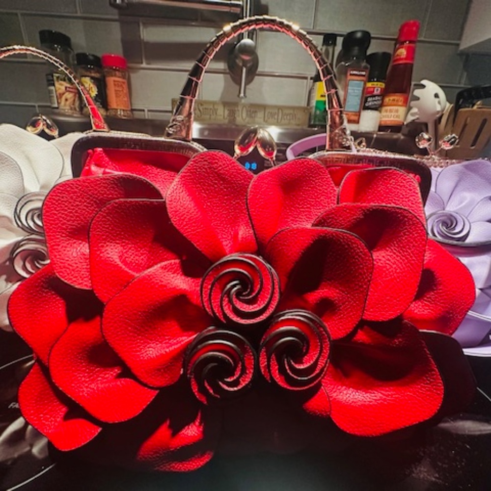 GORGEOUS Red Flower Rose Petal Bag w/Strap & Rhinestone/Gold Handle Accents! - Picture 2 of 14